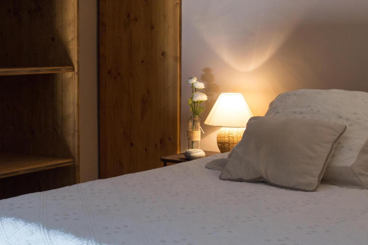 Le Bouquet De L Aromate Bed and Breakfast Joucas Exteriör bild