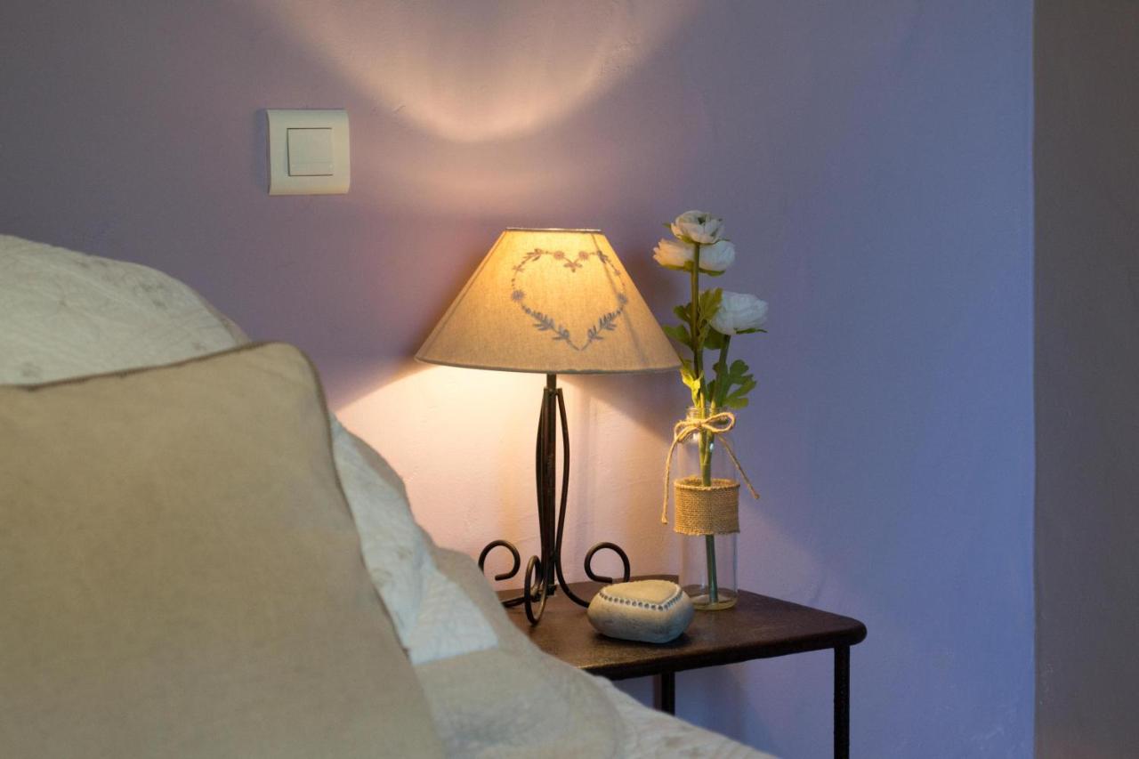 Le Bouquet De L Aromate Bed and Breakfast Joucas Exteriör bild